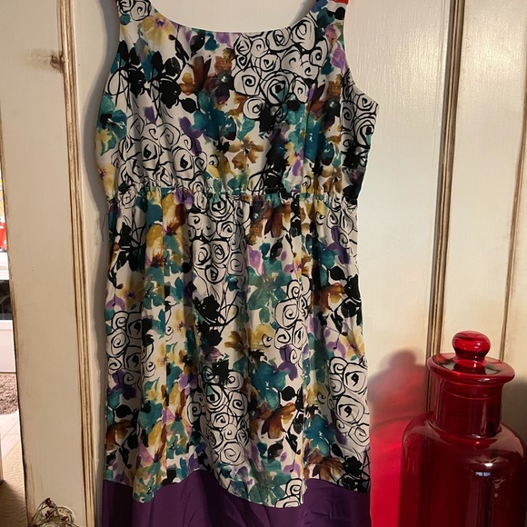 Dress - Picture 2 of 2